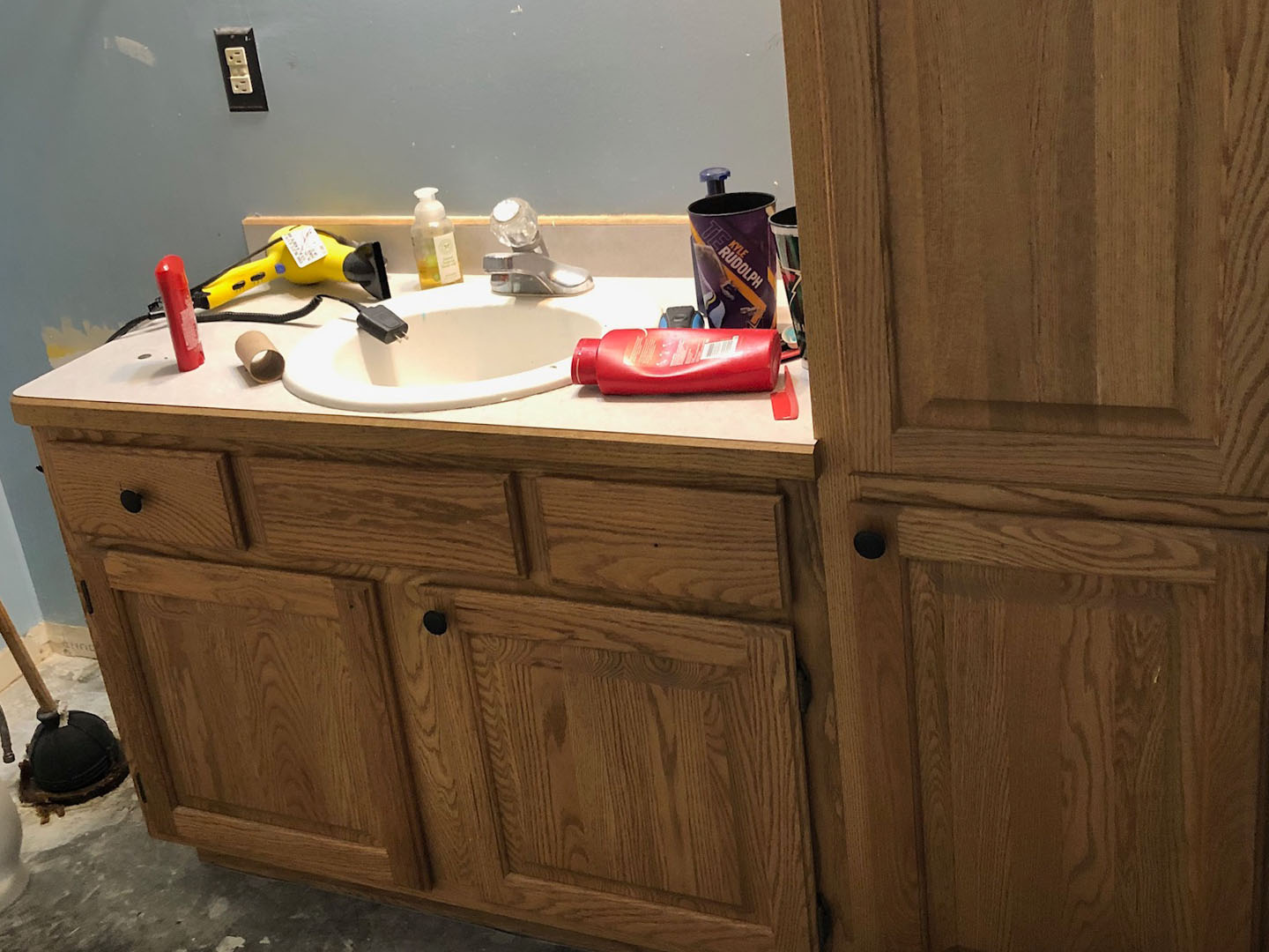 bathroom before remodel