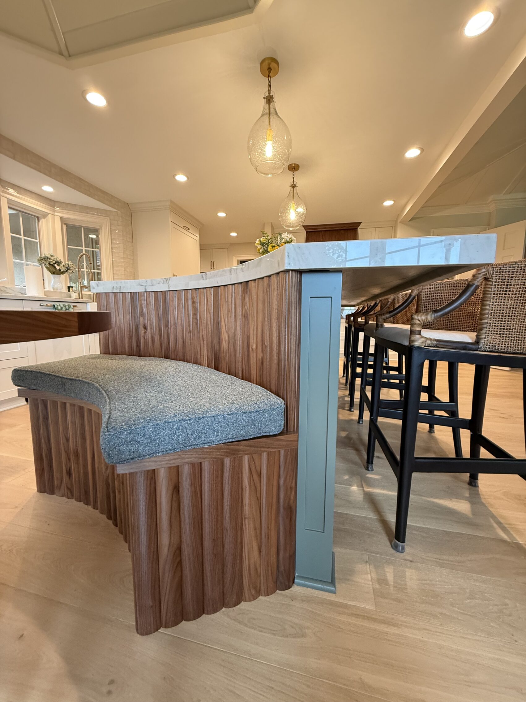 Curved Island Curved Island - Custom Cabinet and Countertops Solutions In Woodbury